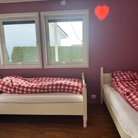 Modern 2-bedroom In Tau